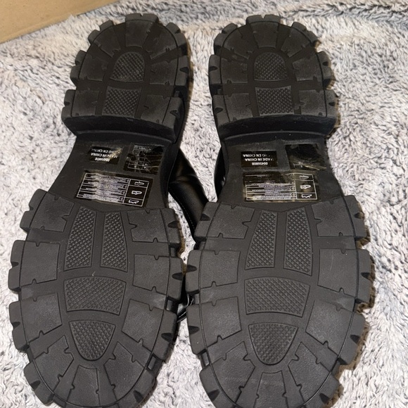 Forever 21 ~ Padded Thong Toe Platform Sandals - Picture 3 of 6